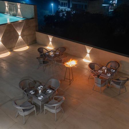 Clarks Inn Suites Agra Near Tajmahal Exterior photo