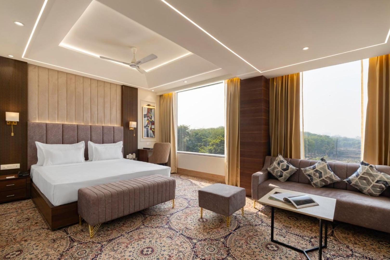 Clarks Inn Suites Agra Near Tajmahal Exterior photo
