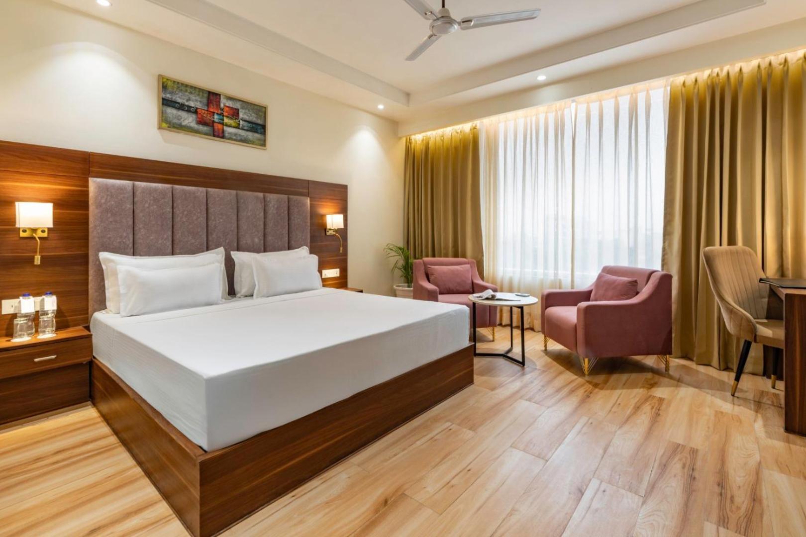 Clarks Inn Suites Agra Near Tajmahal Exterior photo