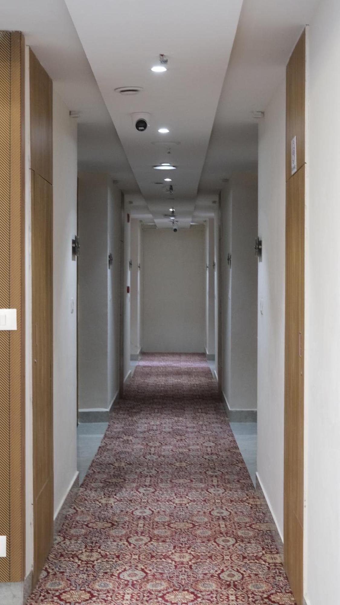 Clarks Inn Suites Agra Near Tajmahal Exterior photo
